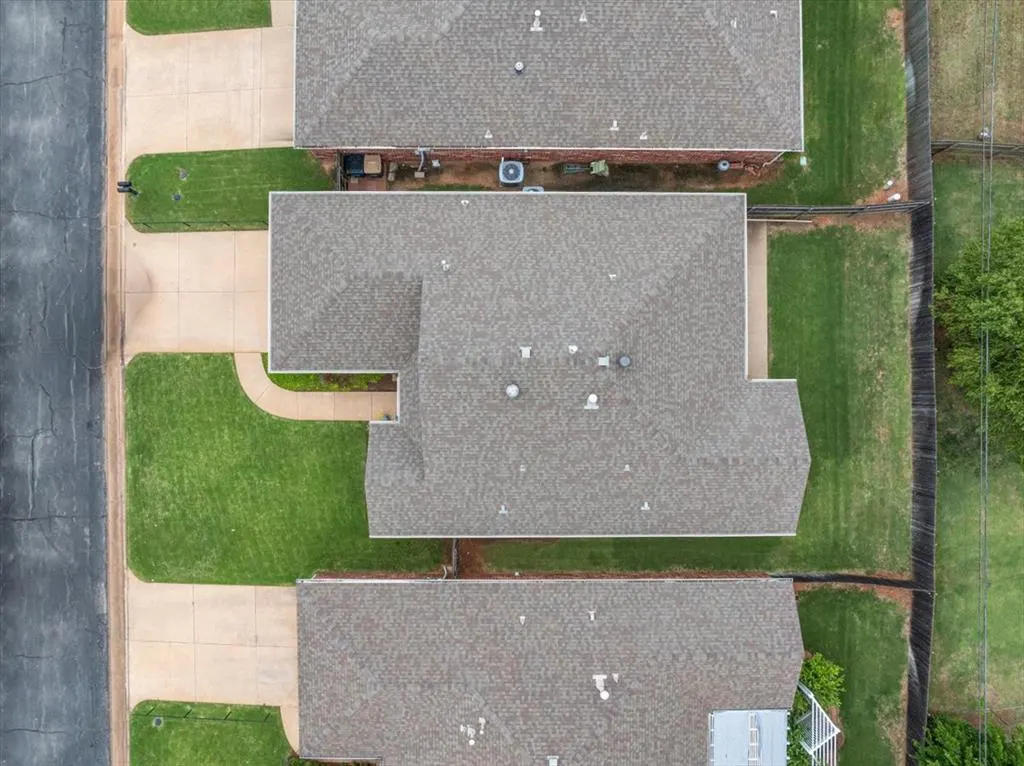 Photo 8 — 2455 Manchester Drive 41, Oklahoma City, OK 73120