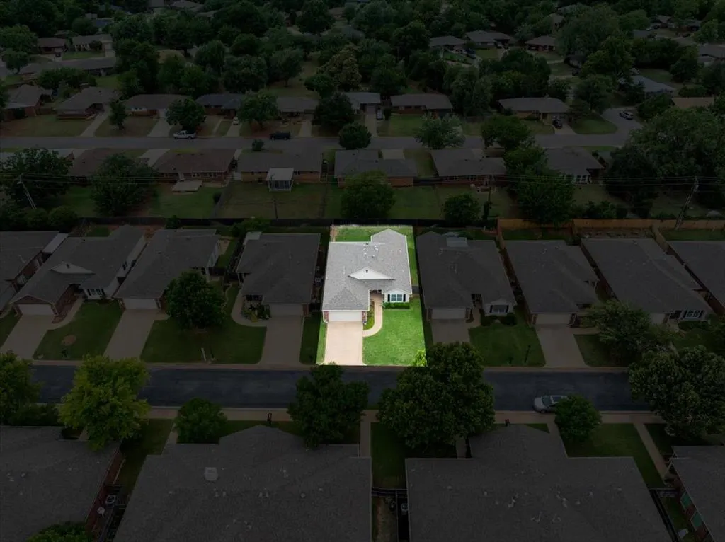 Photo 12 — 2455 Manchester Drive 41, Oklahoma City, OK 73120