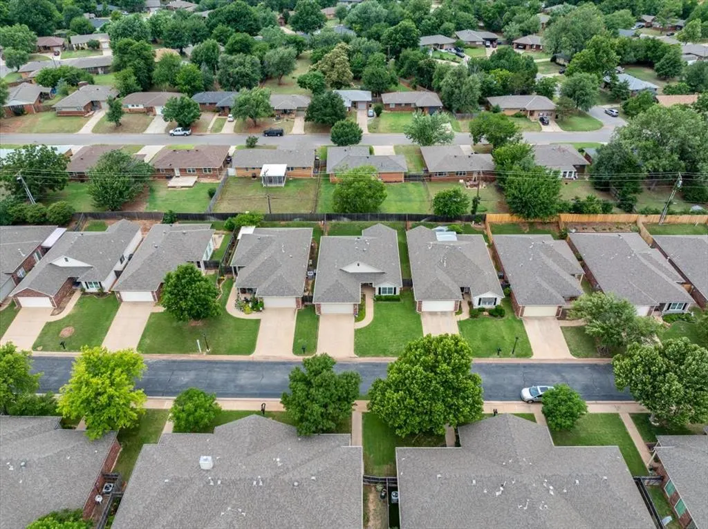 Photo 13 — 2455 Manchester Drive 41, Oklahoma City, OK 73120