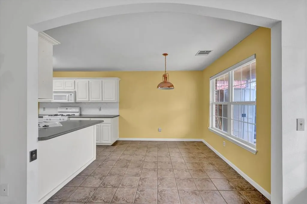 Photo 19 — 2455 Manchester Drive 41, Oklahoma City, OK 73120