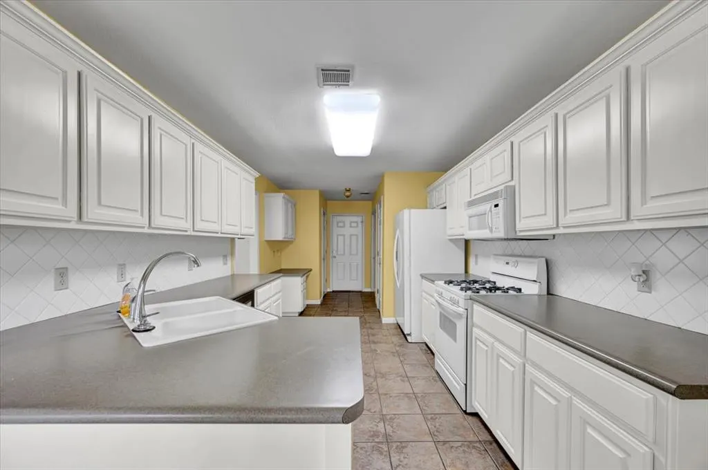 Photo 20 — 2455 Manchester Drive 41, Oklahoma City, OK 73120