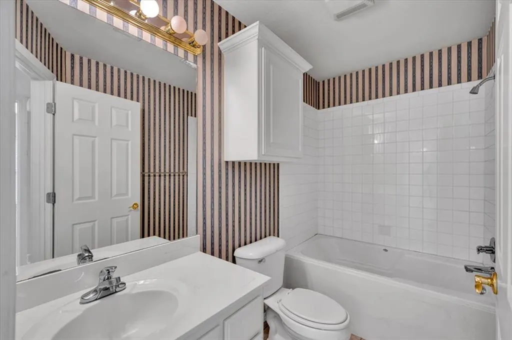 Photo 35 — 2455 Manchester Drive 41, Oklahoma City, OK 73120