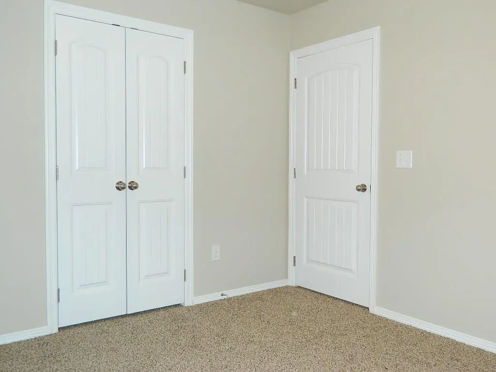 Photo 11 — 204 Saint Charles Way, Midwest City, OK 73130