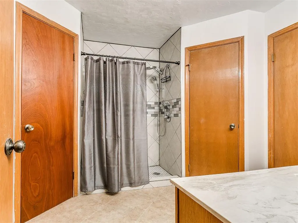Photo 14 — 10145 Southridge Drive, Oklahoma City, OK 73159