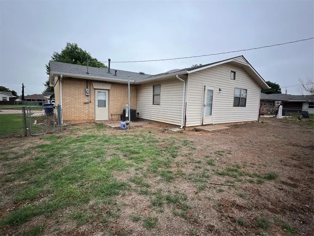 Photo 14 — 1100 SW 8th Street, Anadarko, OK 73005
