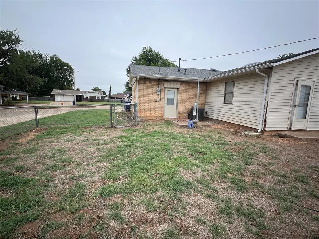 Photo 15 — 1100 SW 8th Street, Anadarko, OK 73005