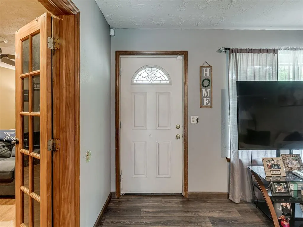 Photo 3 — 321 N Jefferson Avenue, Blanchard, OK 73010