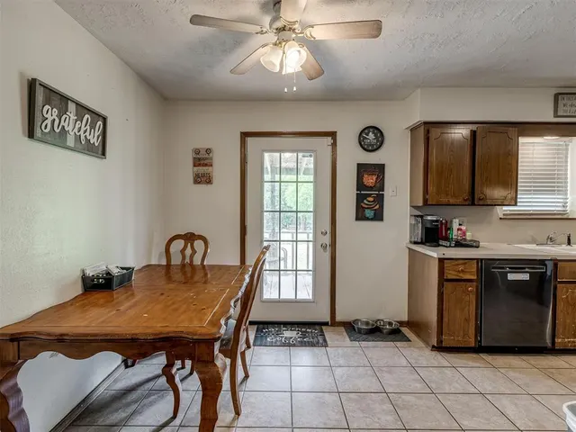 Photo 8 — 321 N Jefferson Avenue, Blanchard, OK 73010