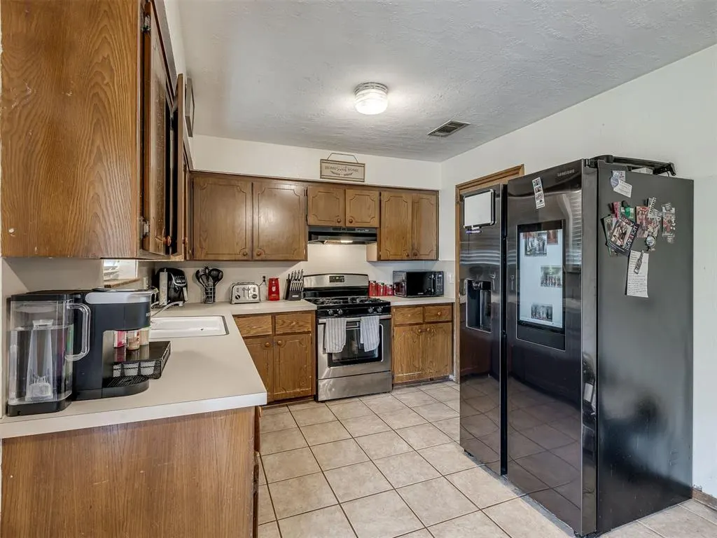 Photo 9 — 321 N Jefferson Avenue, Blanchard, OK 73010