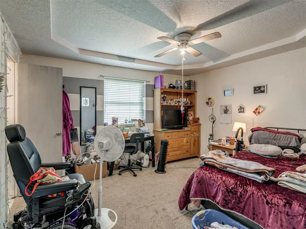 Photo 11 — 321 N Jefferson Avenue, Blanchard, OK 73010