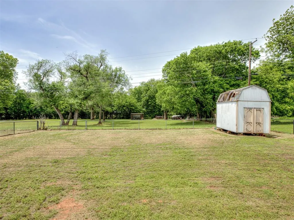 Photo 22 — 321 N Jefferson Avenue, Blanchard, OK 73010