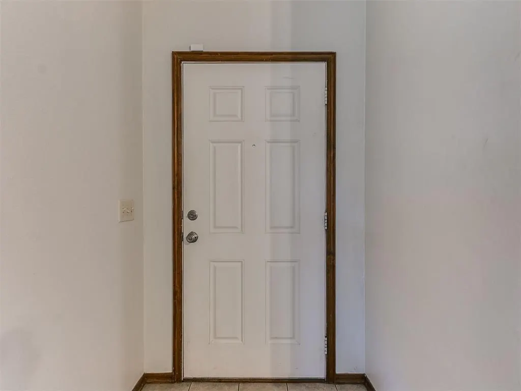 Photo 2 — 1309 SW 24th Street, Moore, OK 73170