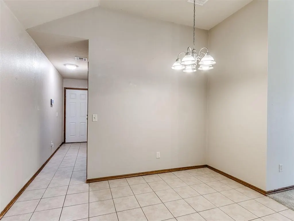 Photo 17 — 1309 SW 24th Street, Moore, OK 73170