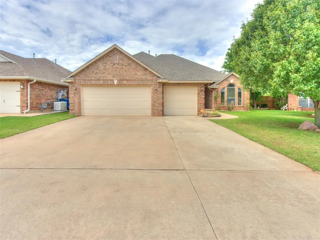 Front exterior — 713 N Elk Way, Mustang, OK 73064