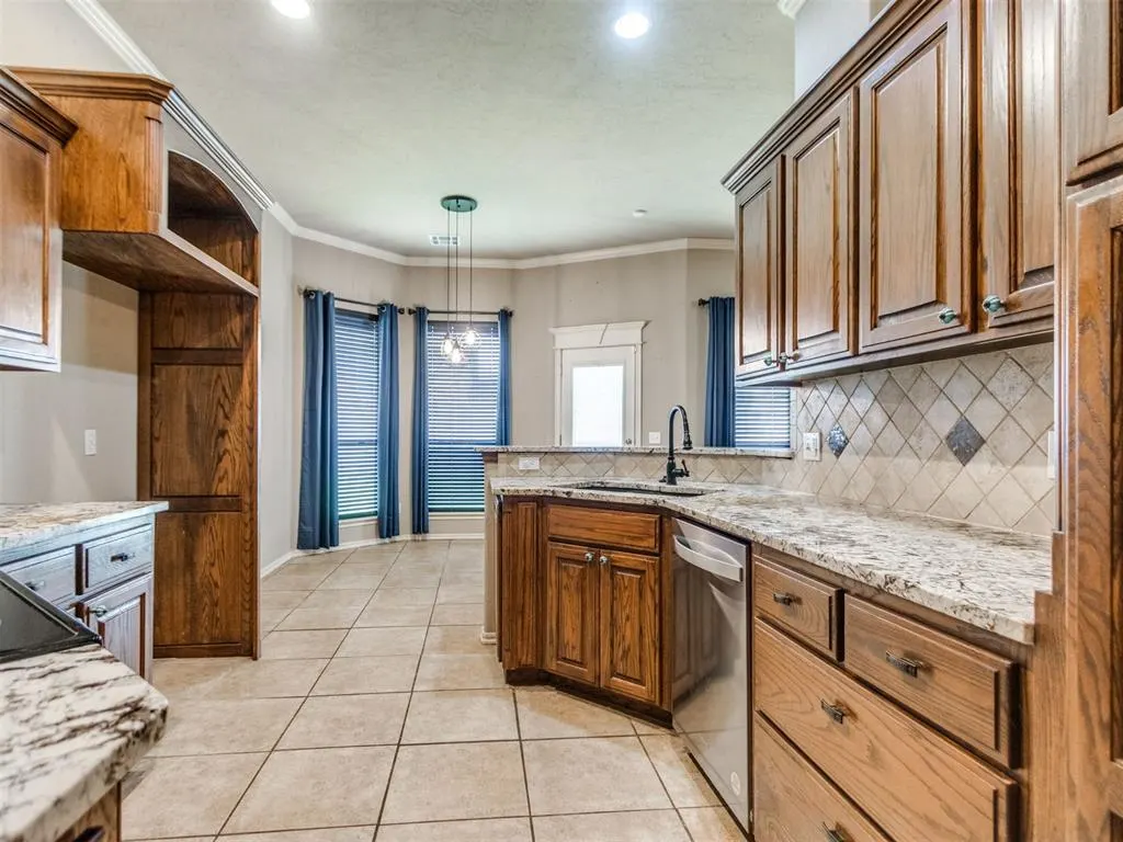 Photo 19 — 713 N Elk Way, Mustang, OK 73064