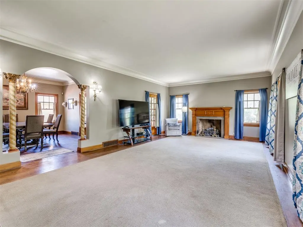 Photo 6 — 401 W 6th Avenue, Bristow, OK 74010
