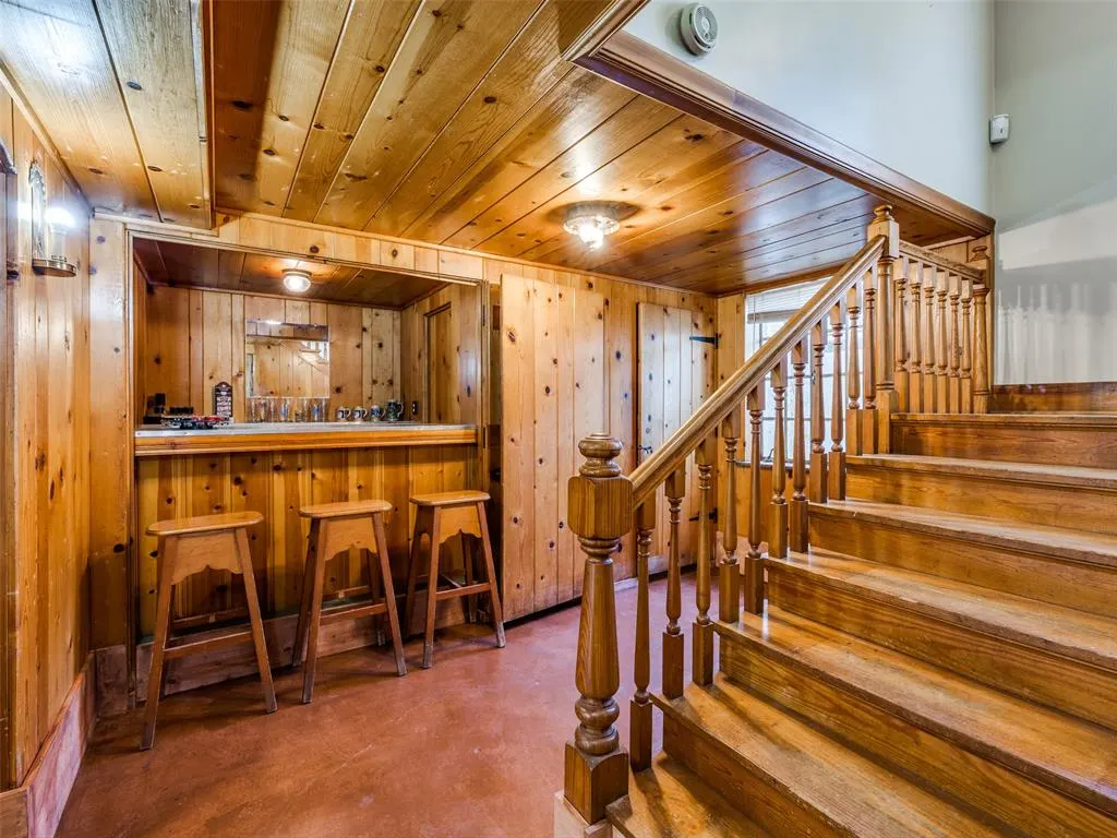 Photo 17 — 401 W 6th Avenue, Bristow, OK 74010