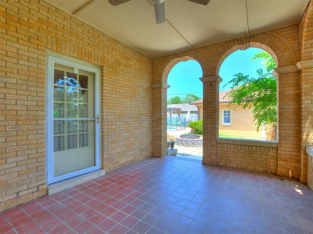 Photo 32 — 401 W 6th Avenue, Bristow, OK 74010