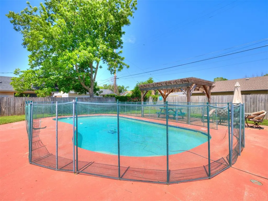 Photo 37 — 401 W 6th Avenue, Bristow, OK 74010
