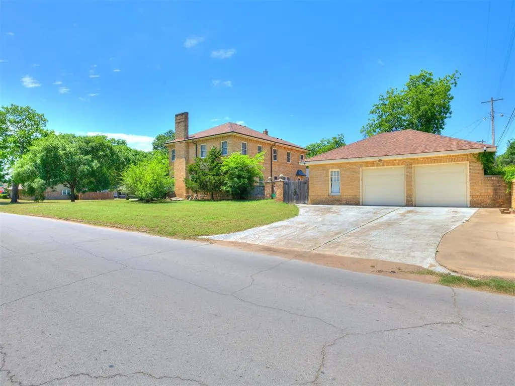Photo 38 — 401 W 6th Avenue, Bristow, OK 74010