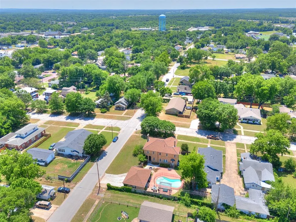 Photo 40 — 401 W 6th Avenue, Bristow, OK 74010