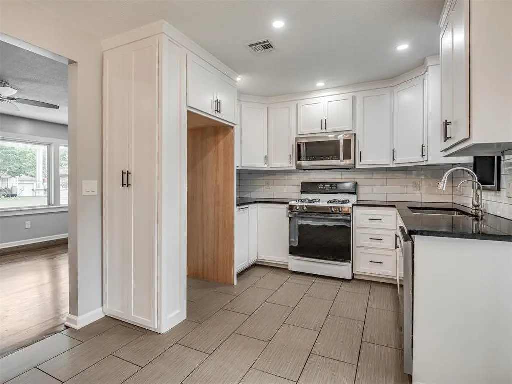 Photo 9 — 7205 NW 45th Street, Bethany, OK 73008