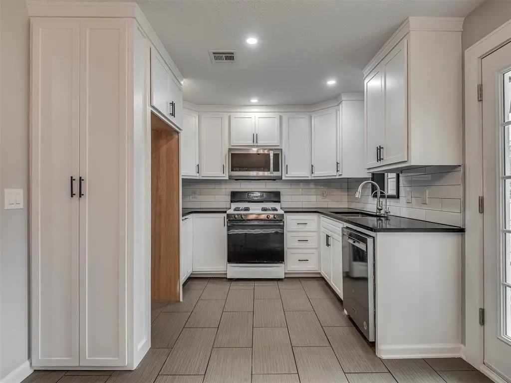 Photo 10 — 7205 NW 45th Street, Bethany, OK 73008