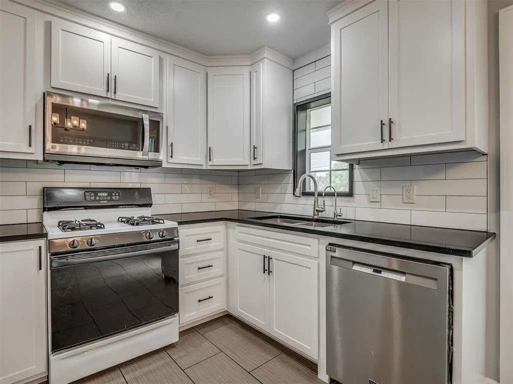 Photo 12 — 7205 NW 45th Street, Bethany, OK 73008