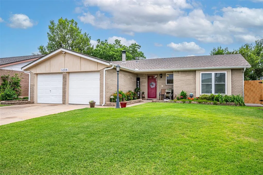 Front exterior — 3208 SW 86th Street, Oklahoma City, OK 73159