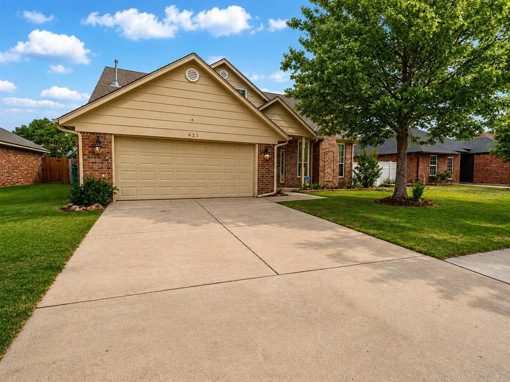 Front exterior — 621 SW 150th Street, Oklahoma City, OK 73170