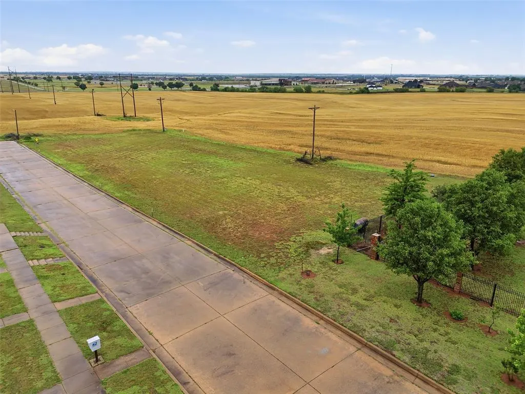 Photo 5 — 310 W Mitchell Drive, Kingfisher, OK 73750n