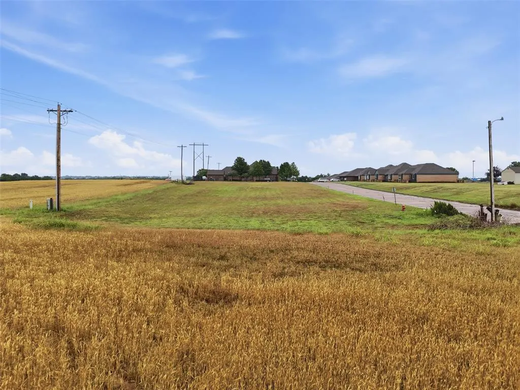 Photo 12 — 310 W Mitchell Drive, Kingfisher, OK 73750n
