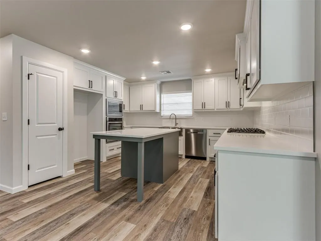 Photo 11 — 2324 Parkland Way, Norman, OK 73069