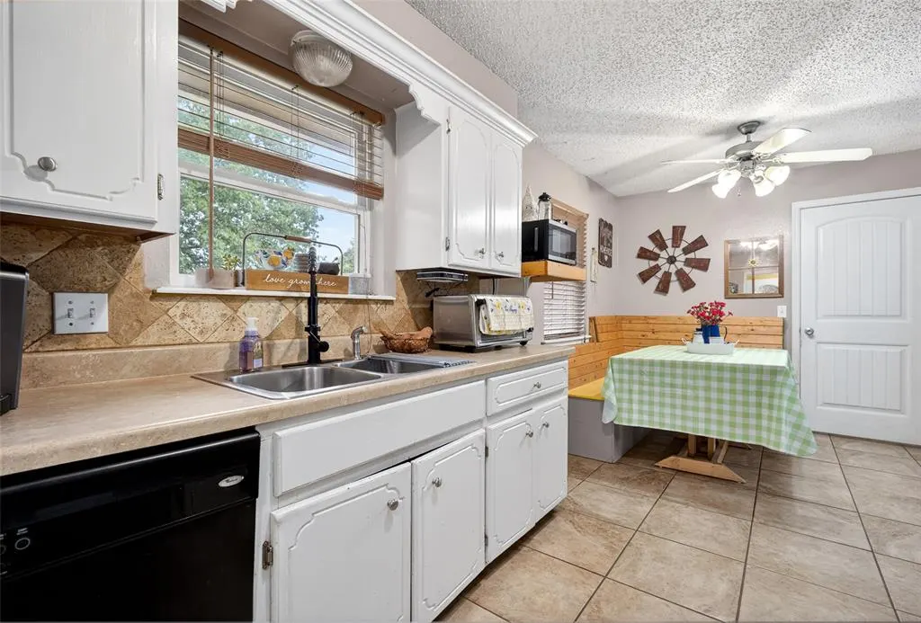 Photo 4 — 1901 Twin Tree Drive, Norman, OK 73071