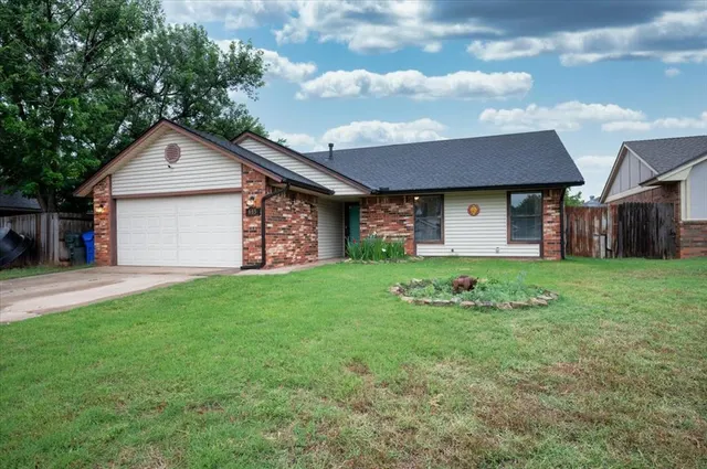Front exterior — 605 Golden Eagle Drive, Norman, OK 73072
