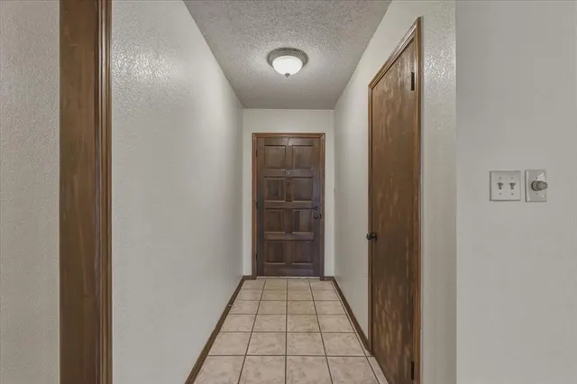 Photo 3 — 605 Golden Eagle Drive, Norman, OK 73072