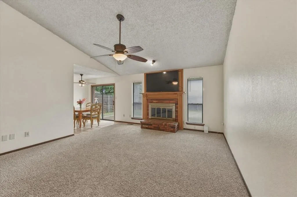 Photo 4 — 605 Golden Eagle Drive, Norman, OK 73072