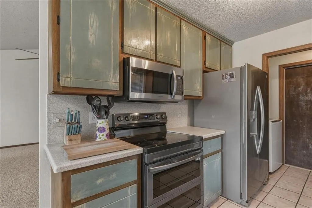 Photo 8 — 605 Golden Eagle Drive, Norman, OK 73072