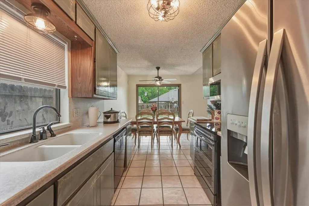 Photo 10 — 605 Golden Eagle Drive, Norman, OK 73072