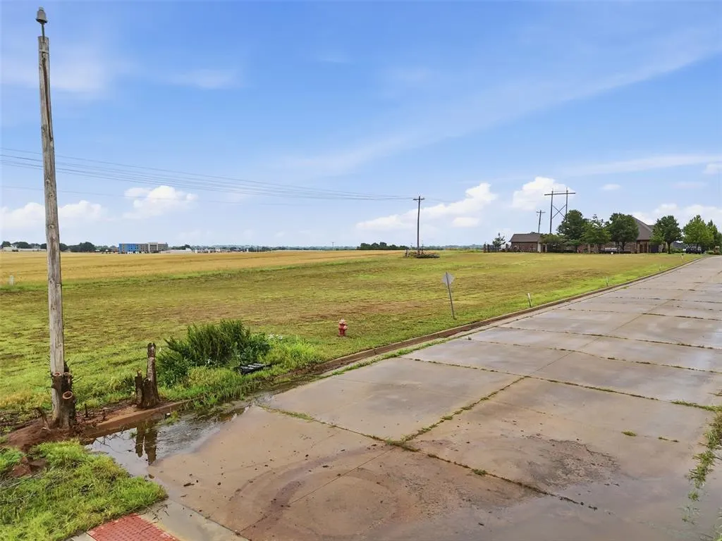 Photo 11 — 344 W Mitchell Drive, Kingfisher, OK 73750