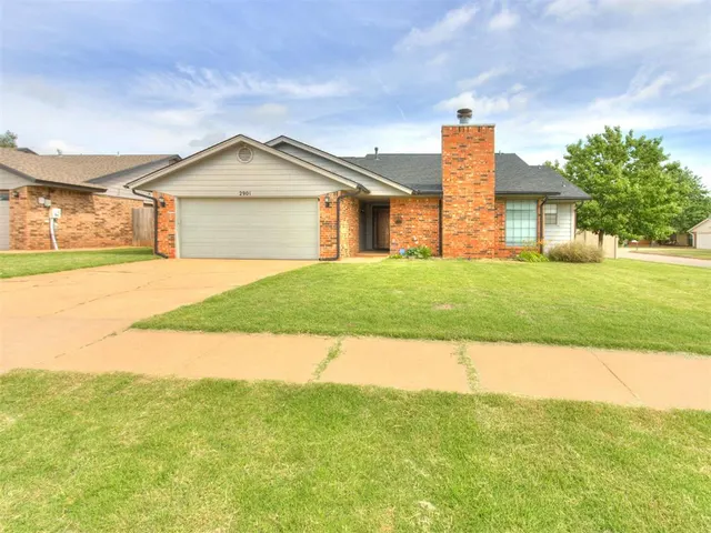 Photo 4 — 2901 Summer Set Trail, Edmond, OK 73012