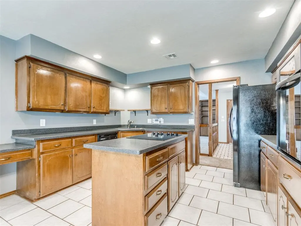 Photo 15 — 2901 Summer Set Trail, Edmond, OK 73012