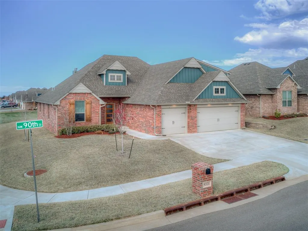Photo 2 — 9321 NW 90th Street, Yukon, OK 73099