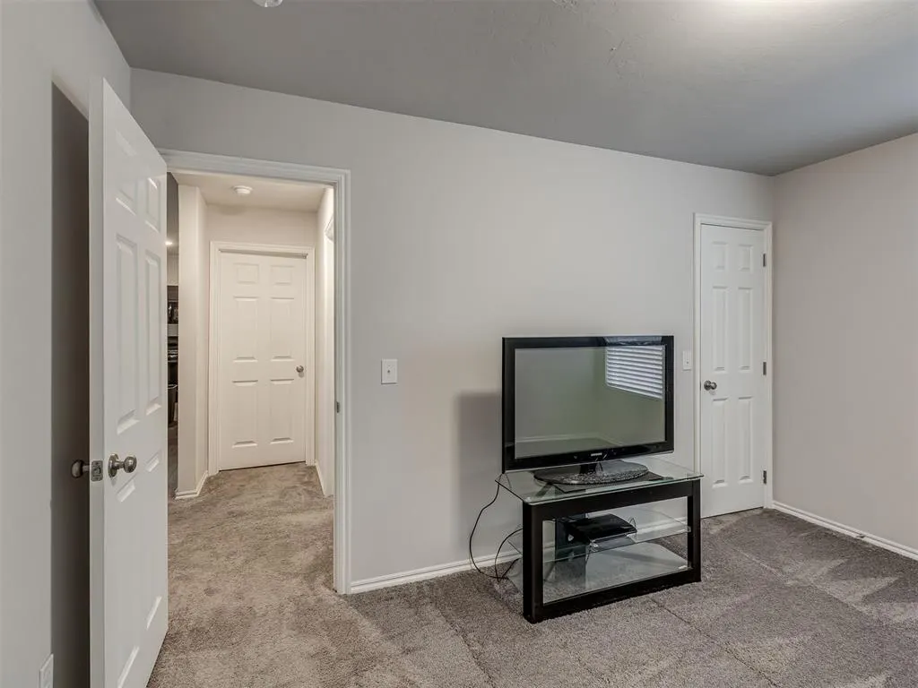 Photo 41 — 9321 NW 90th Street, Yukon, OK 73099