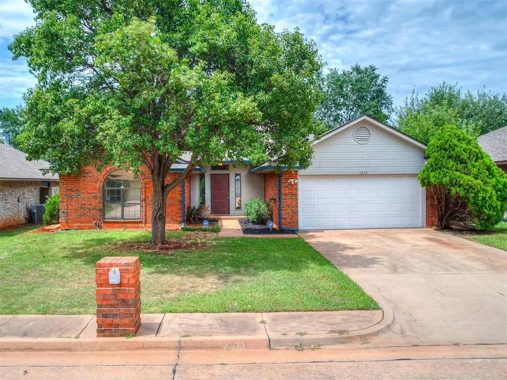 Front exterior — 1713 Yosemite Place, Edmond, OK 73003