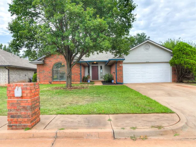 Photo 2 — 1713 Yosemite Place, Edmond, OK 73003