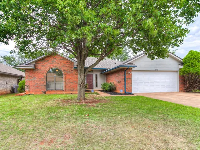 Photo 3 — 1713 Yosemite Place, Edmond, OK 73003