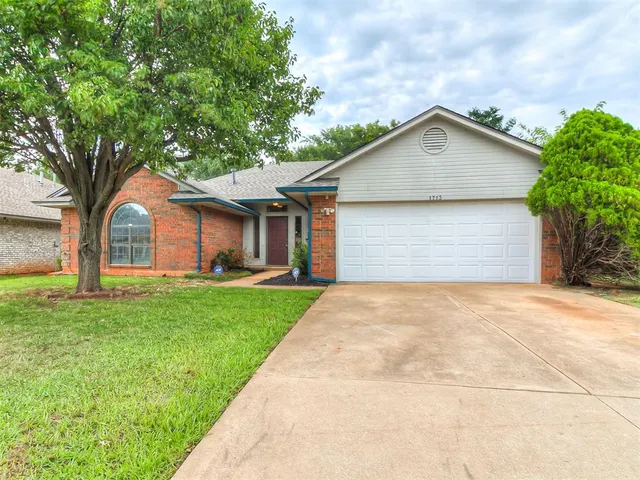 Photo 4 — 1713 Yosemite Place, Edmond, OK 73003