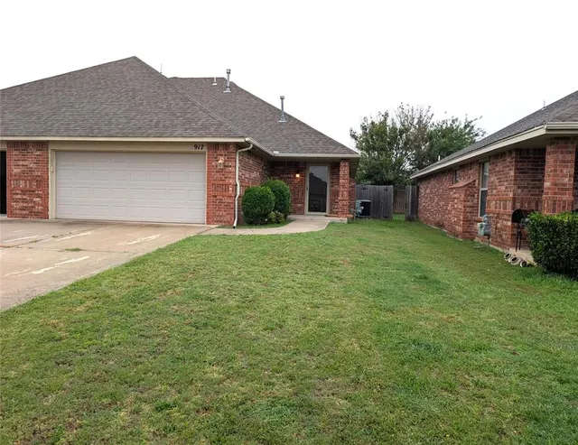 Front exterior — 917 SW 37th Street, Moore, OK 73160