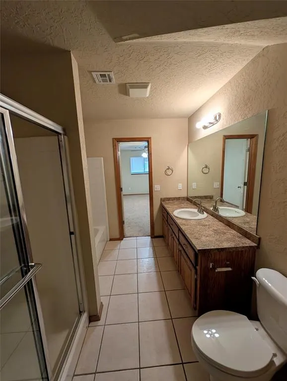 Photo 21 — 917 SW 37th Street, Moore, OK 73160
